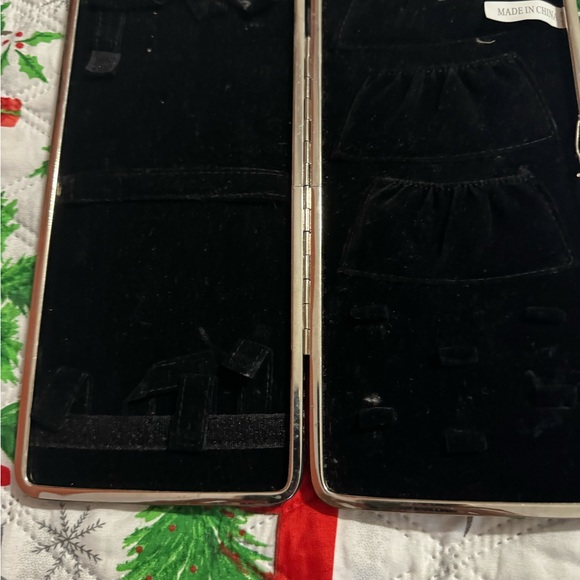 Wallets - Picture 4 of 4